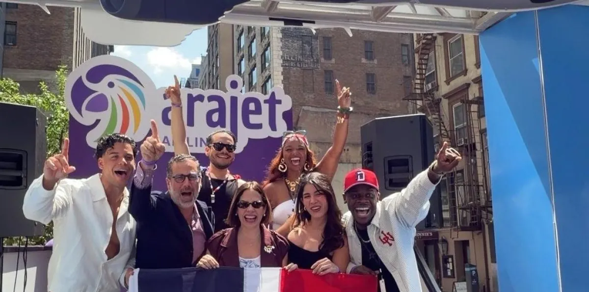 Arajet supera los 100 mil pasajeros entre New York y RD en 2026 y lo celebra junto a la diáspora en la parada Dominicana en Manhattan