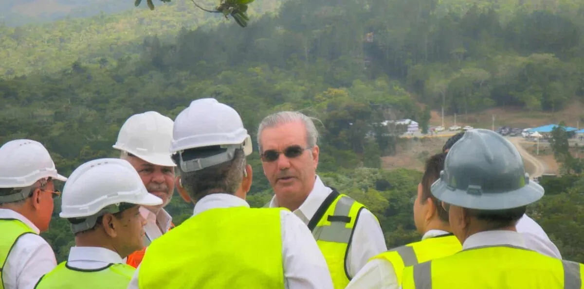 Abinader supervisa presa de Guaigüí y proyecta concluirla en 30 meses tras finalizar revisión del diseño