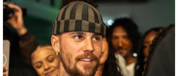 El cantante canadiense Justin Bieber actuará por primera vez en el Grammy