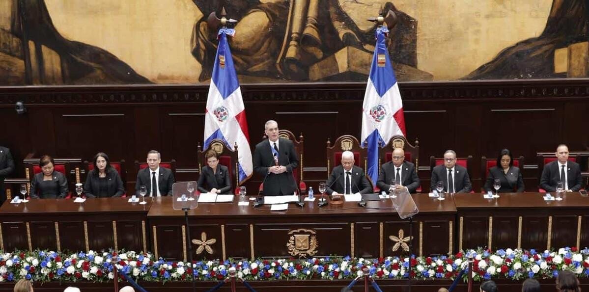 Abinader asegura que casi 200 mil personas salieron de la pobreza en el último año