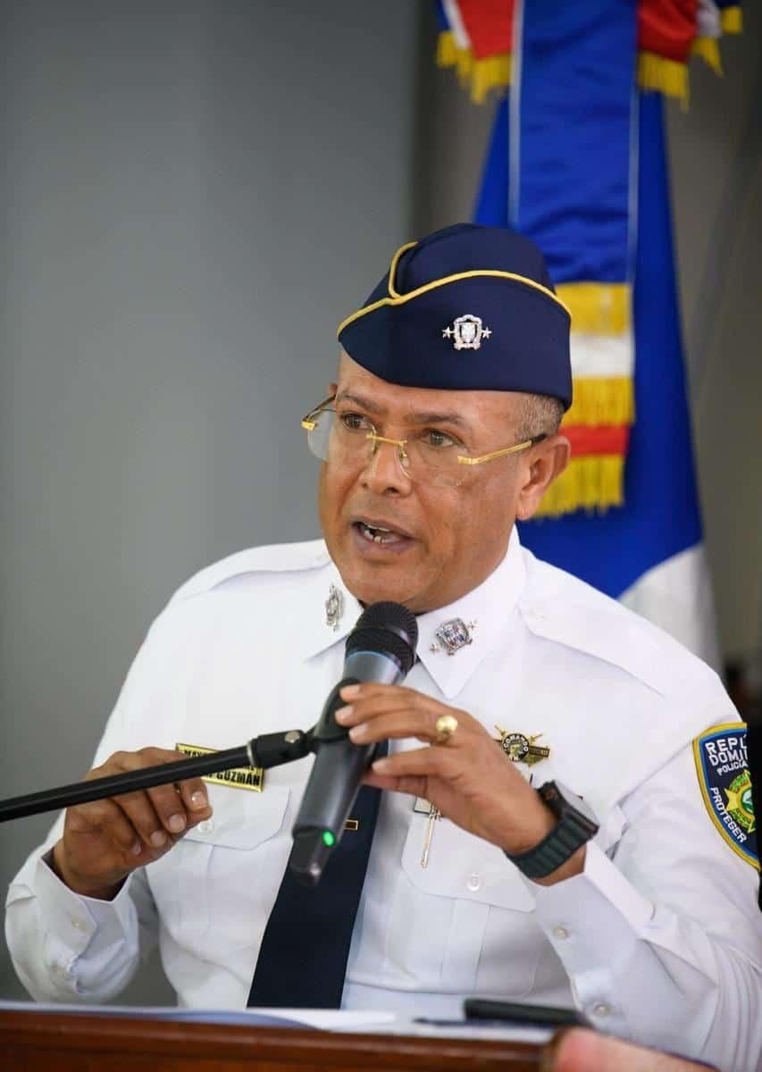 Juristas sostienen que mandato de dos años del director de la Policía es de cumplimiento obligatorio