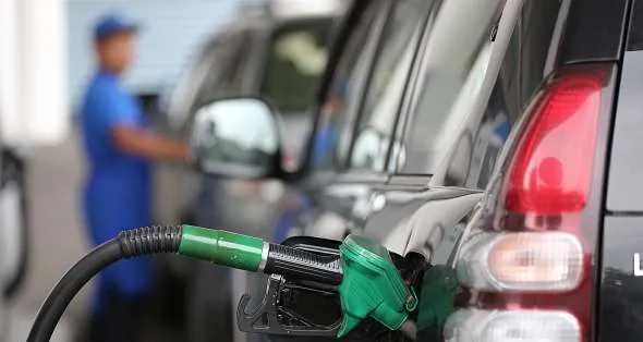 Gobierno mantiene sin variación el precio de los combustibles