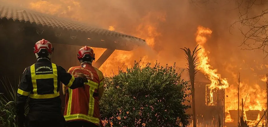 FRANCIA: 220.000 evacuados por el megaincendio en el sur