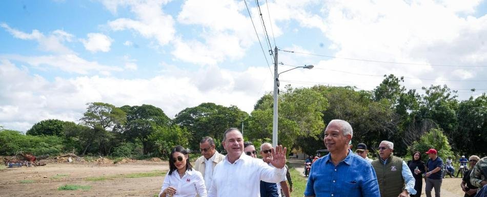 Ministro de Agricultura dice programa de reducción de mano de obra haitiana "no tiene marcha atrás"