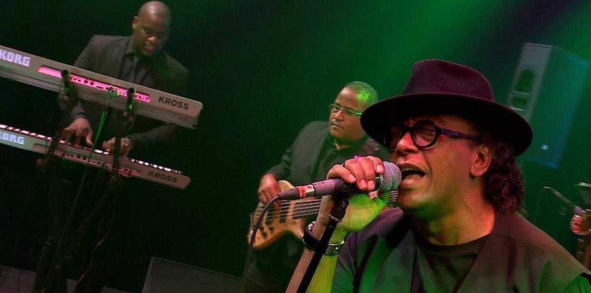 Si yo fuera asesor lingüístico del cantante Sergio Vargas