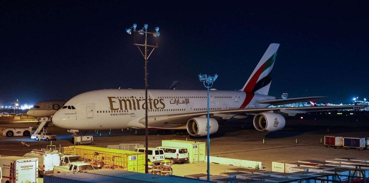 El cierre del espacio aéreo mantiene suspendidos los vuelos hacia y desde Dubái hasta el 4 de marzo