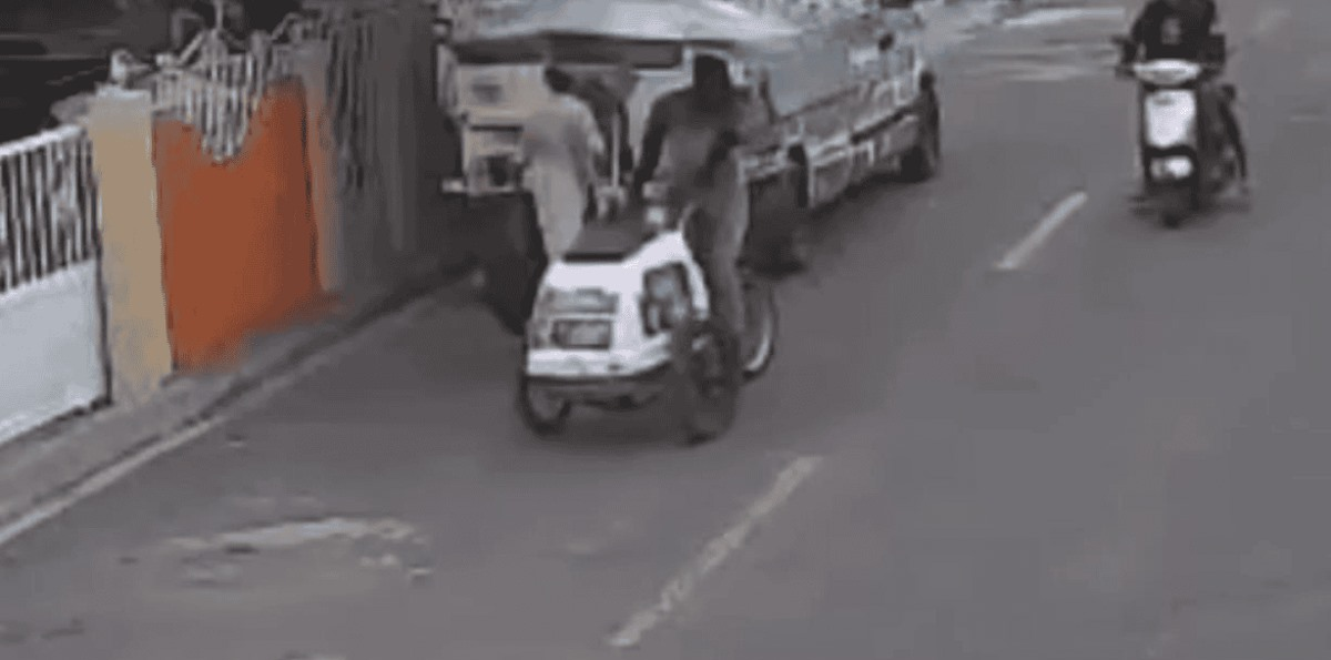 Indignación en La Romana: momento en que asaltan a un heladero en plena vía pública